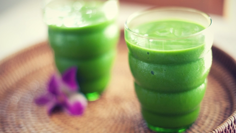 Soja Smoothie met courgette, Banaan en Ananas courgette, banaan en ananas soja smoothie hoofdplaatje