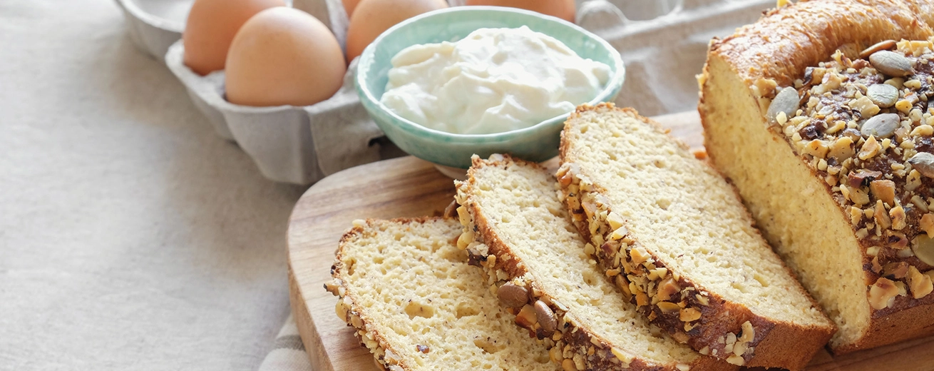 Koolhydraatarm Brood: 6 Recepten + Bewaren & Beleg Tips healthy almond bread, Keto food, ketogenic diet, paleo, low carb