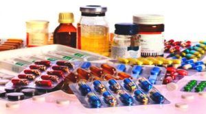 Capsules en pillen op tafel